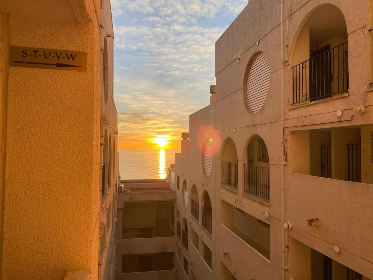 Mediterranean Dream Views โอโรเปซาเดลมาร์ ภายนอก รูปภาพ